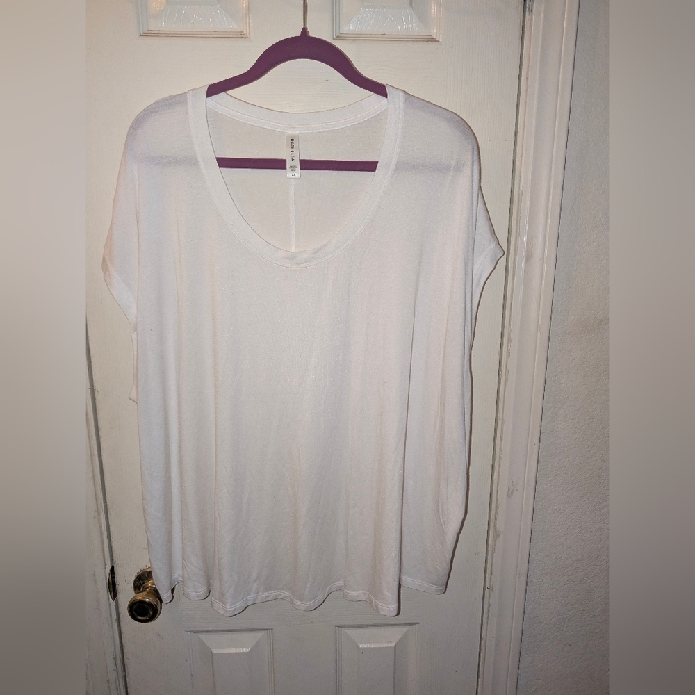 Set Of 2 Athleta Women's Plus Size 3x Cloudlight  Stratus Tees(White, Mauve) - Picture 3 of 4